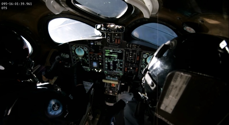 Первые испытания со включением двигателя второго SpaceShipTwo - 4