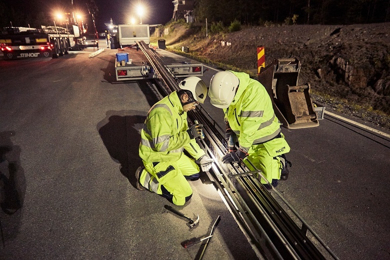 В Швеции открыли первую в мире электрифицированную дорогу - 1
