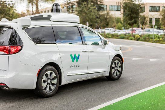 Waymo примет участие в беспилотных тестах автомобилей в Калифорнии