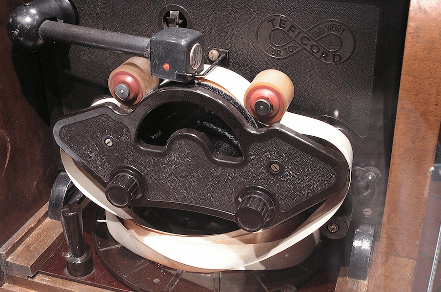 «Между винилом и кассетой»: история тефифона - 3 «Между винилом и кассетой»: история тефифона - 3