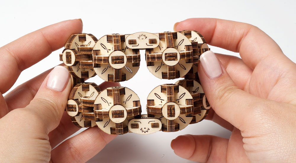 Новые конструкторы Ugears: от дилижанса до пистолета - 5