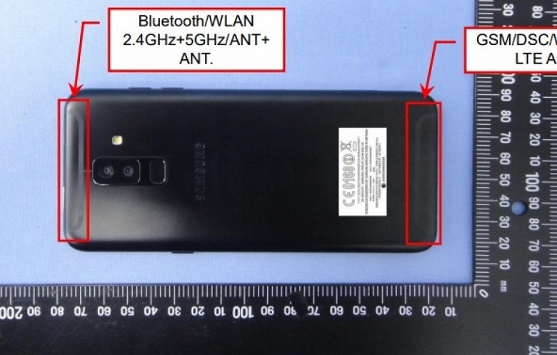 «Живые» фото смартфона Samsung Galaxy A6+ указывают на то, что он «неправильно» называется - 2