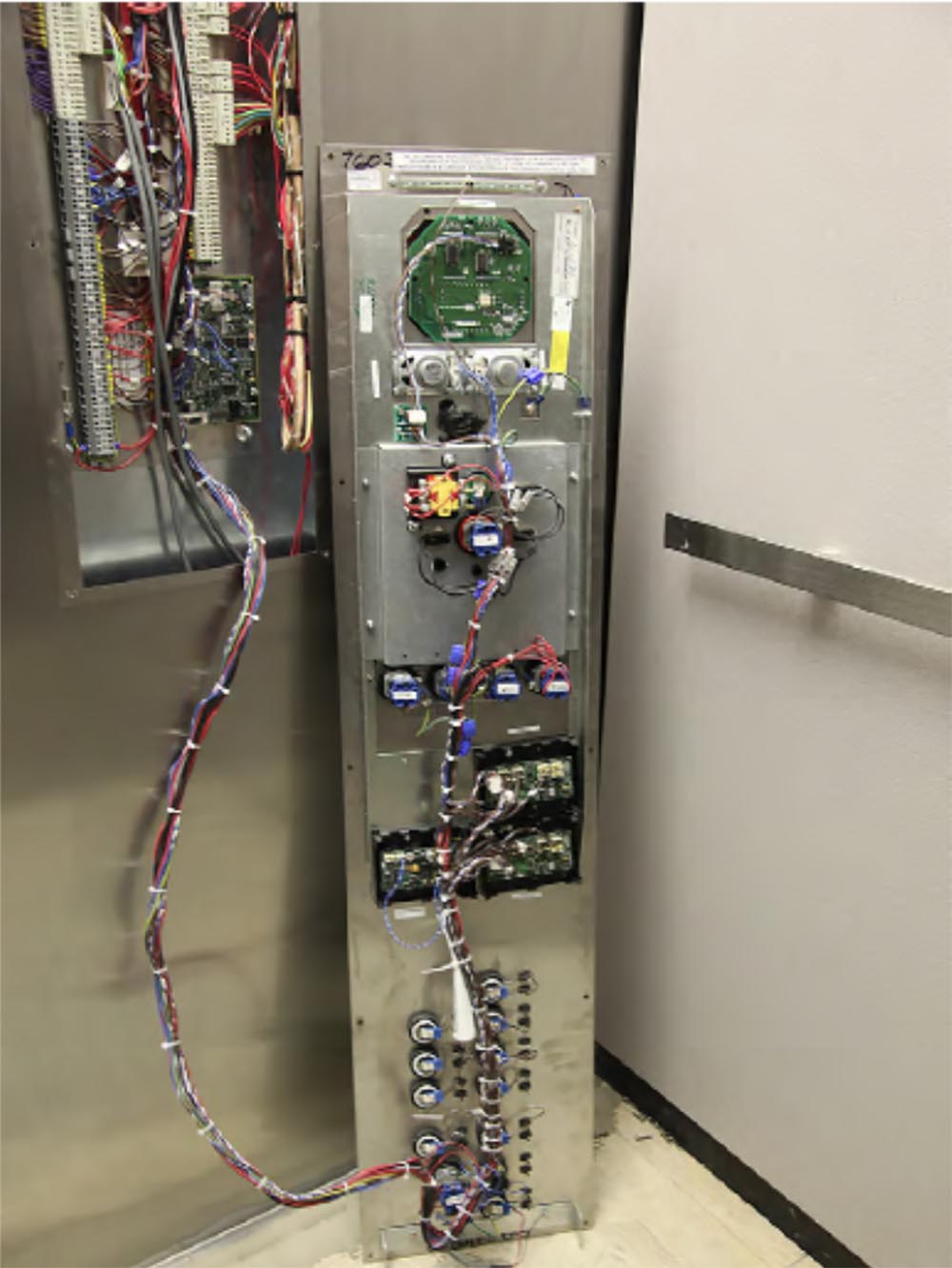 Конференция HOPE X. «Взлом лифта: от подвала до пентхауза». Часть 2. «Системы безопасности» - 7