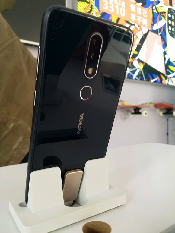 Смартфон Nokia X (или Nokia X6) показали, но не рассказали никаких подробностей - 2