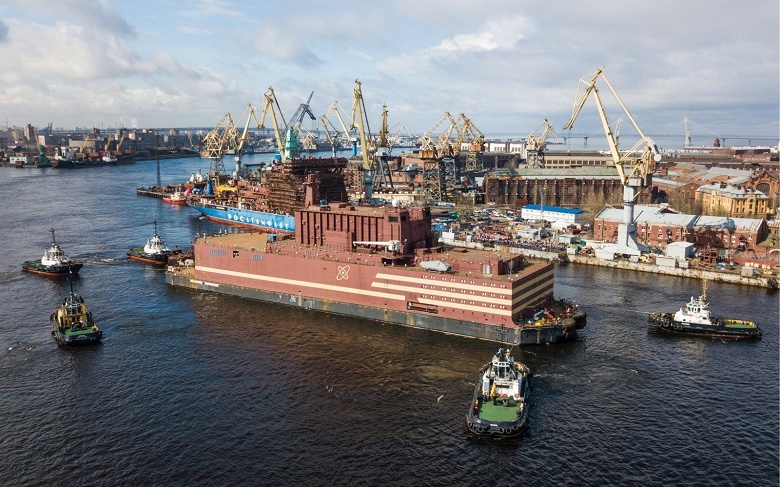 Плавучая атомная электростанция «Академик Ломоносов» покинула порт Санкт-Петербурга - 2