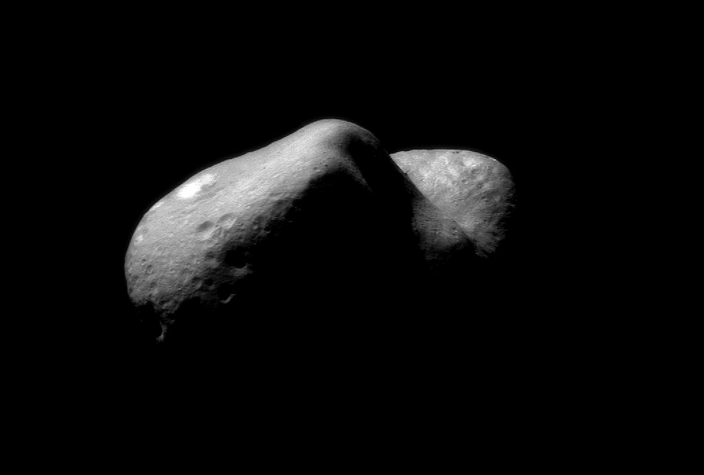 На внешних границах Солнечной системы обнаружен углеродистый астероид-путешественник - 1