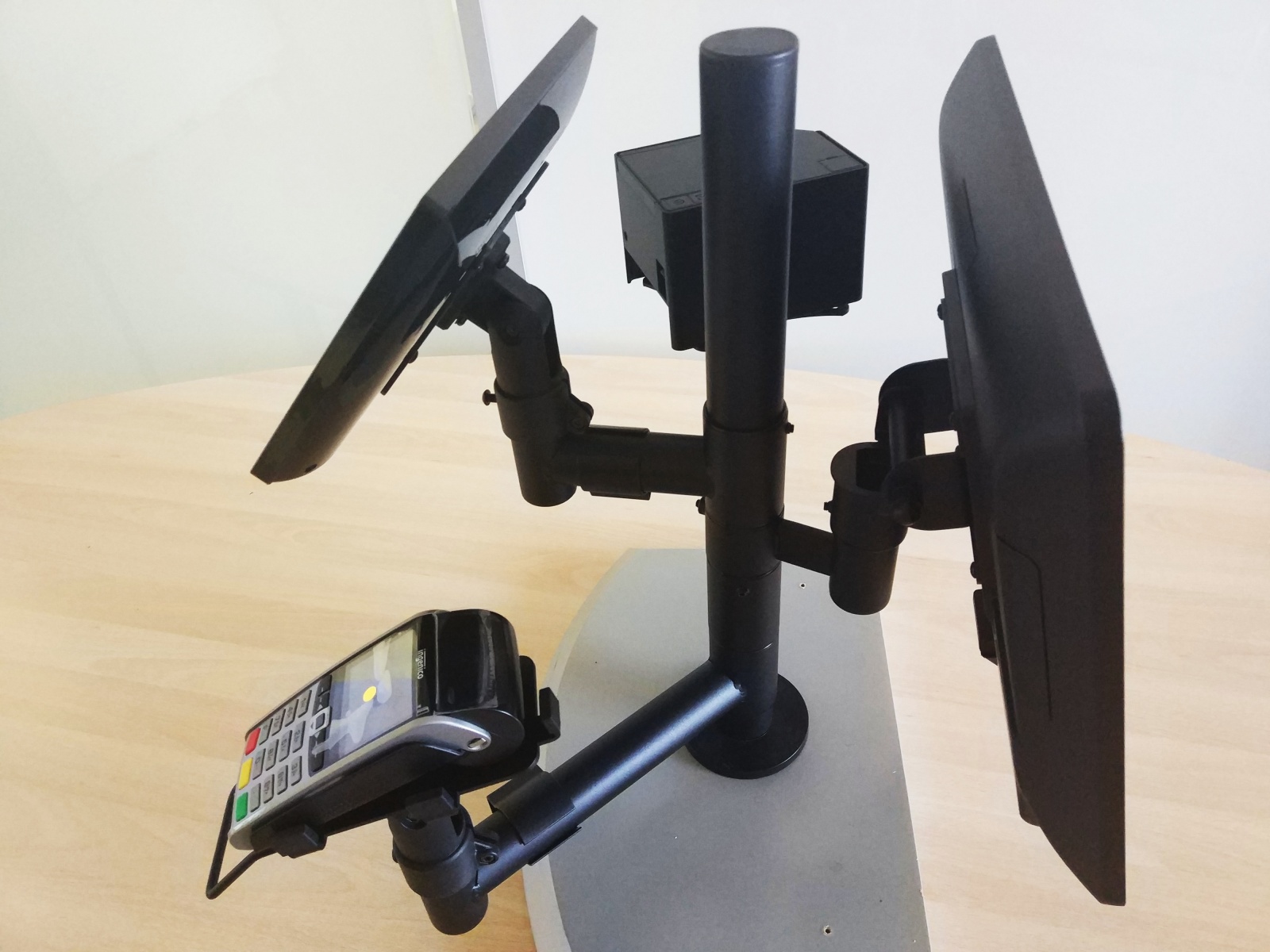 Играем в Кэпа: как поставить кассу на стол кассира - 4 Играем в Кэпа: как поставить кассу на стол кассира - 4