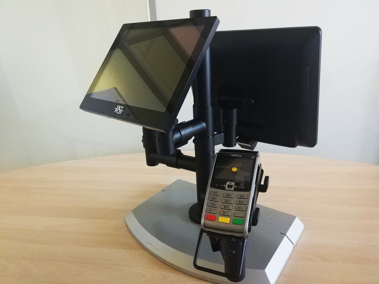 Играем в Кэпа: как поставить кассу на стол кассира - 5 Играем в Кэпа: как поставить кассу на стол кассира - 5