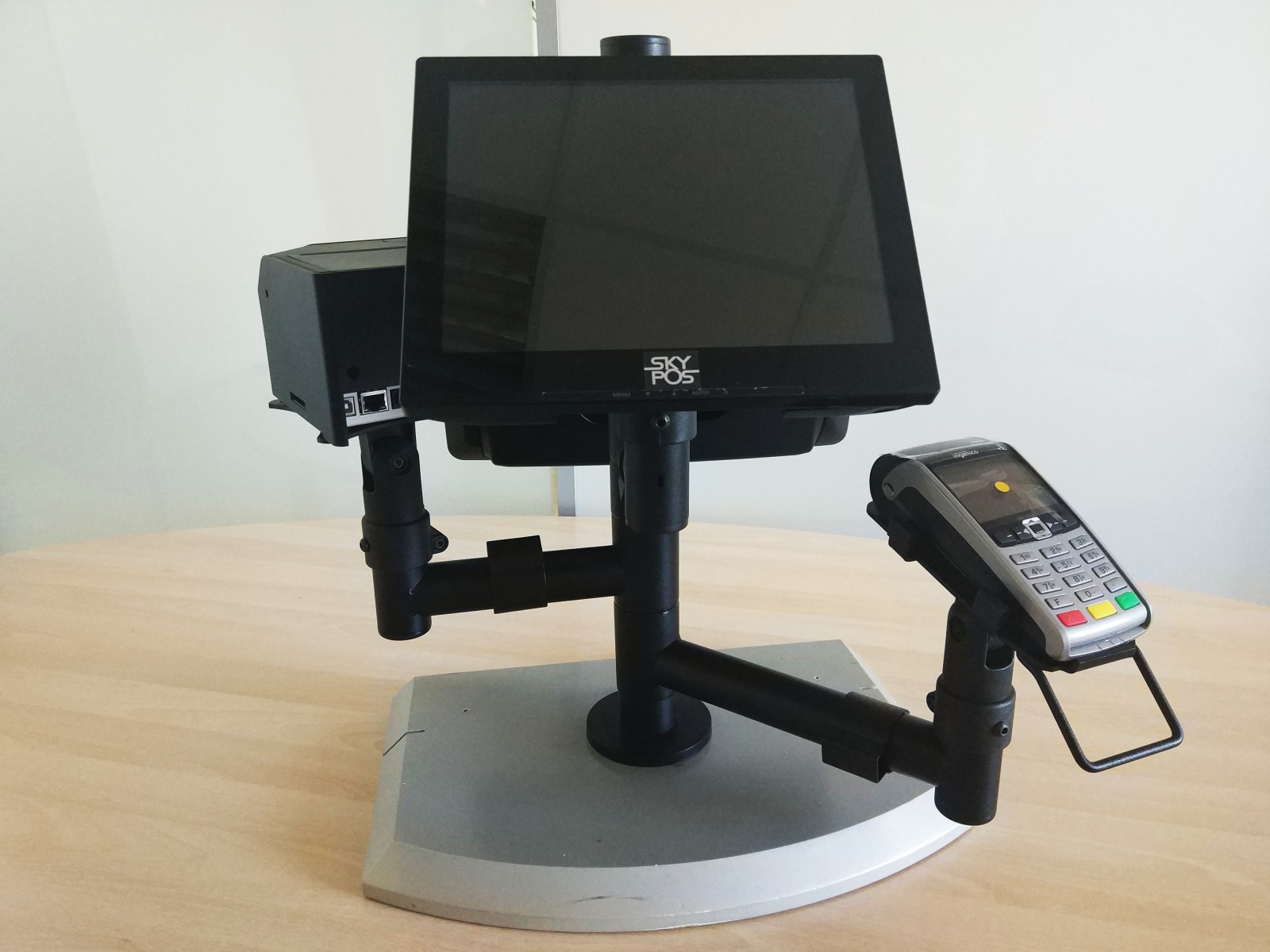 Играем в Кэпа: как поставить кассу на стол кассира - 6 Играем в Кэпа: как поставить кассу на стол кассира - 6