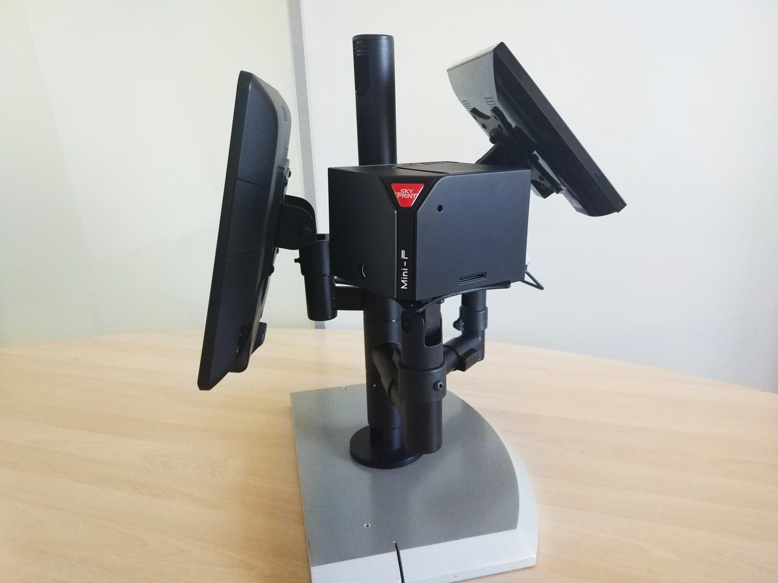 Играем в Кэпа: как поставить кассу на стол кассира - 7