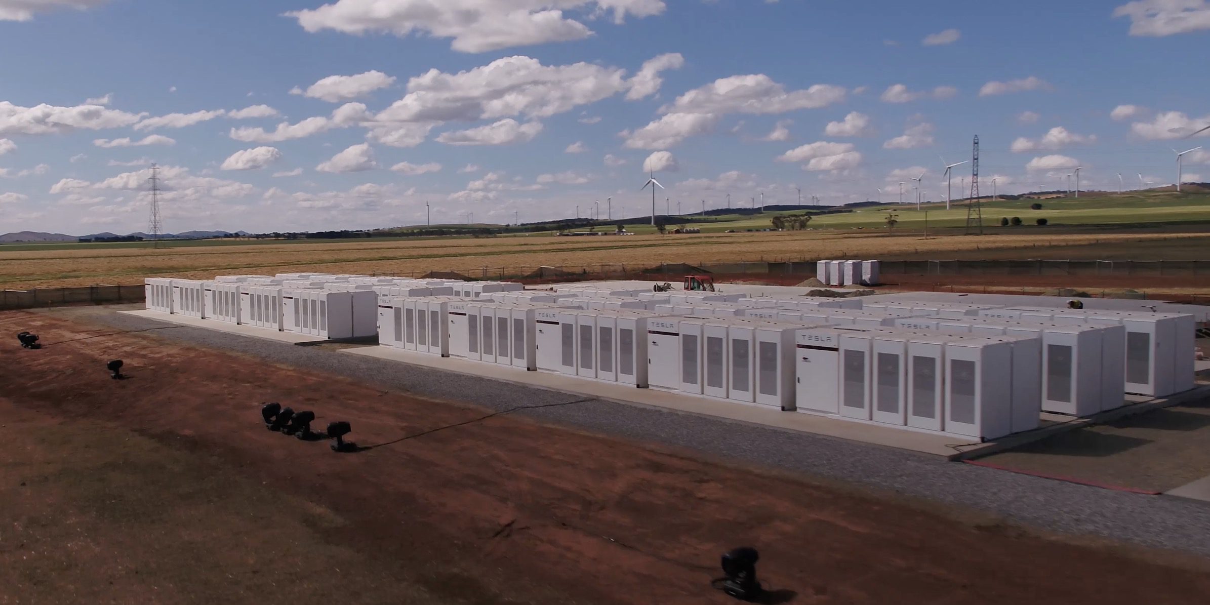 Аккумуляторная станция от Tesla сэкономила Австралии уже $30 млн - 1