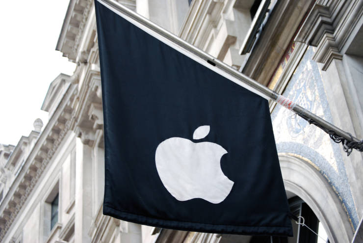 Джин Мюнстер считает, что Apple продаст по 220 млн iPhone в 2018 и 2019 годах