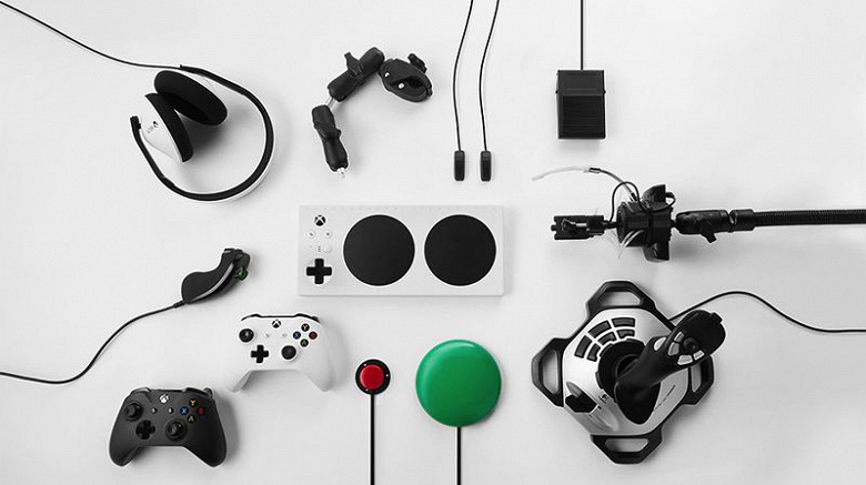 Microsoft Xbox Adaptive Controller — игровой контроллер для людей с ограниченными возможностями