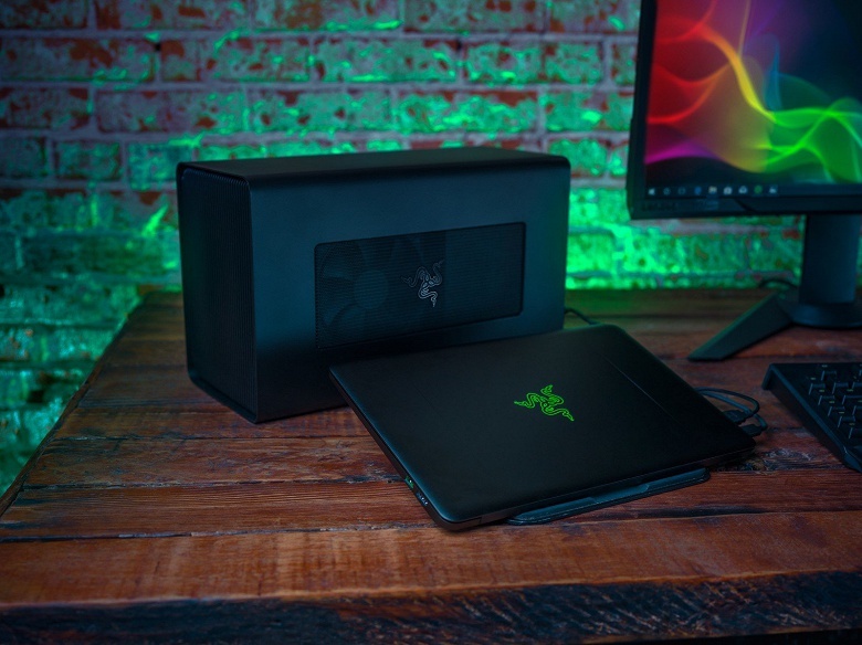 Razer Core X — корпус для внешней 3D-карты, вмещающий трехслотовые модели