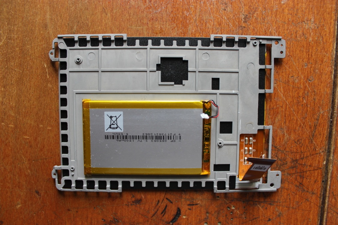 Суровый хенд-мейд от инженера-электронщика: разбираем PocketBook 631 Plus и оснащаем его солнечной батареей - 14