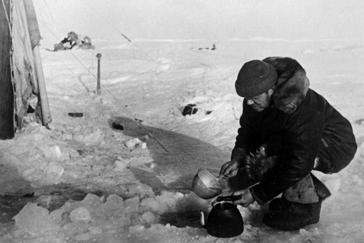 Жизнь на льдине: дрейфующая станция «Северный Полюс—1» - 11