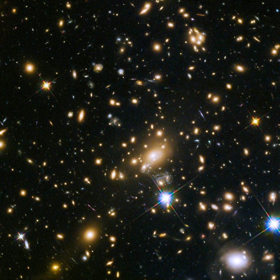 Астрономы подтвердили обнаружение второй по удалённости от нас галактики - 6
