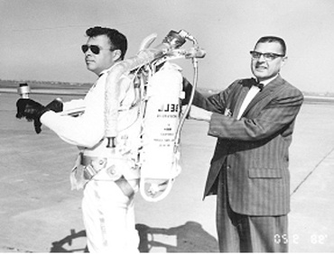 Строим реактивный ранец: 29 мая — день памяти Венделла Мура - 6 image