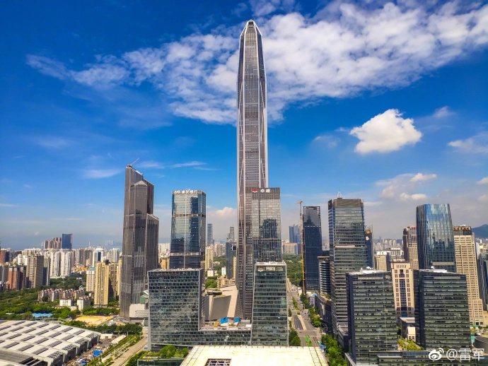 Появились первые фотографии, сделанные на камеру флагманского камерофона Xiaomi Mi 8 - 3 Фотографии сделаны с одного и того же ракурса в разное время суток