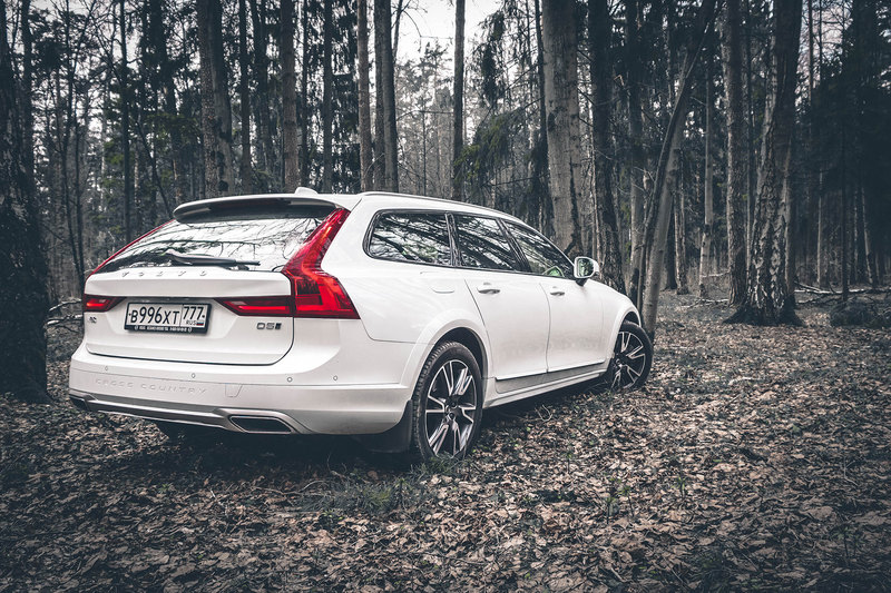 Напрямик: тест Volvo V90 Cross Country