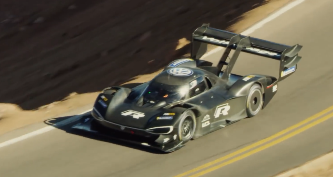 Электрокар Volkswagen I.D. R впервые испытали на горе Пайкс Пик: видео