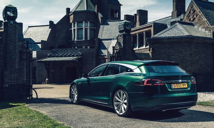 Фото дня: спорт-универсал на базе электрокара Tesla Model S