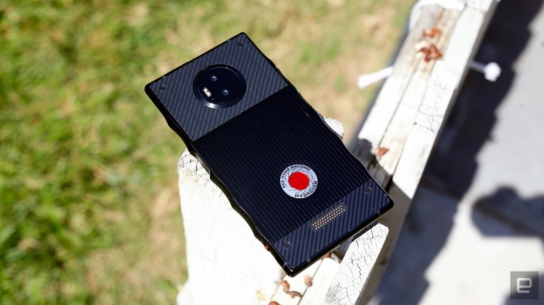 Голографический экран смартфона Red Hydrogen One не похож на то, что было ранее в данном сегменте