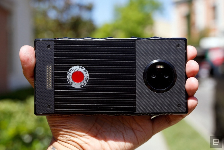 Голографический экран смартфона Red Hydrogen One не похож на то, что было ранее в данном сегменте