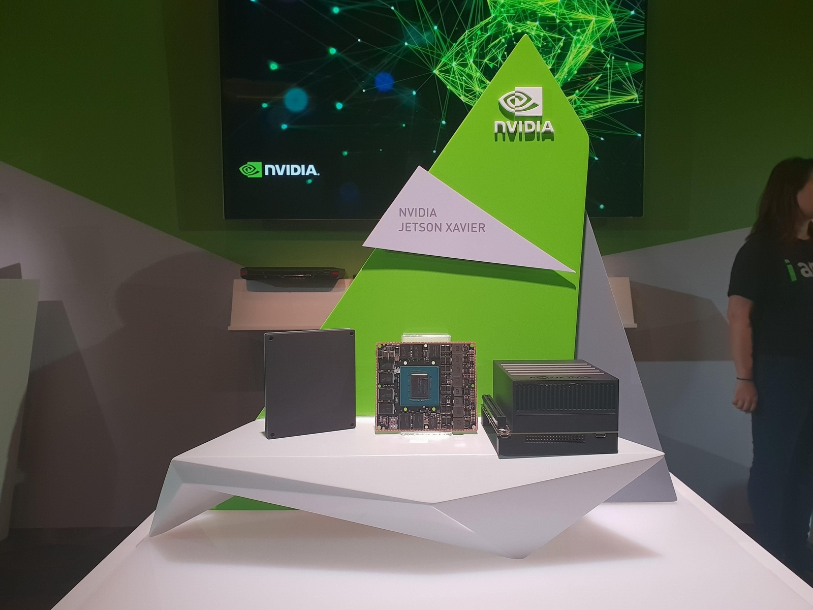 NVIDIA представила систему Jetson Xavier для интеллектуальных роботов