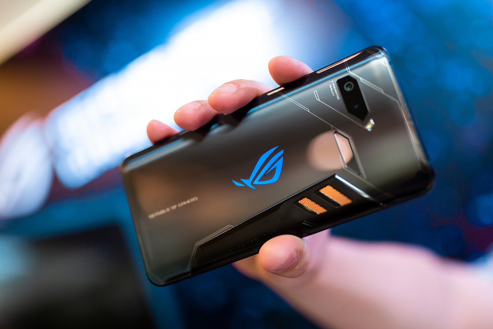 Первый взгляд на геймерский смартфон ASUS ROG Phone - 7