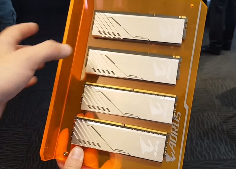 Gigabyte на Computex 2018: &laquo;модули памяти&raquo; без памяти и секретные системные платы