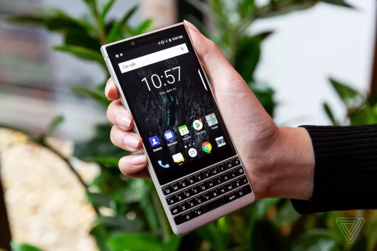 Дебют смартфона BlackBerry KEY2: хорошо знакомый QWERTY-середнячок по цене флагмана