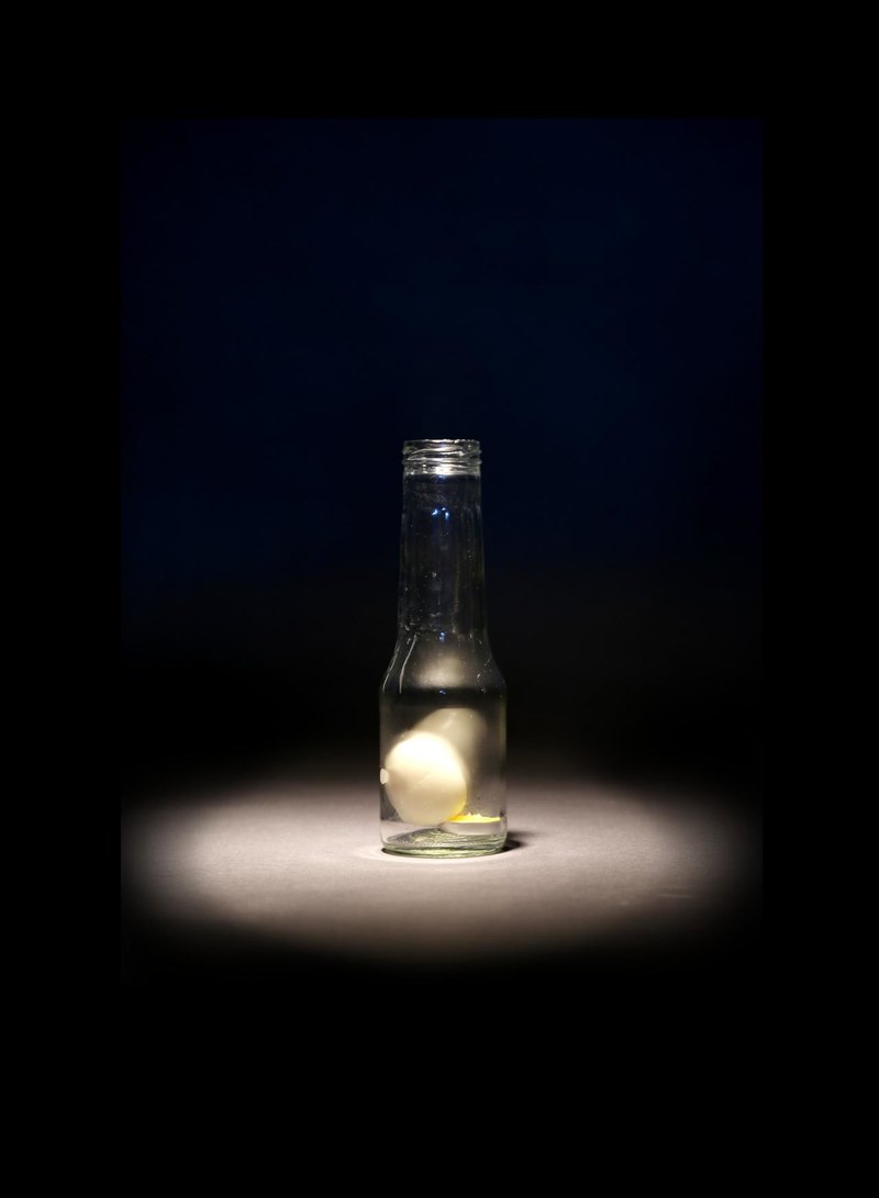 Всасываем яйцо в бутылку: опыт с атмосферным давлением
