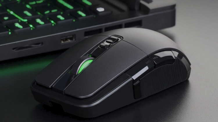 Мышь Xiaomi Mi Gaming Mouse может работать в проводном и беспроводном режимах Мышь Xiaomi Mi Gaming Mouse может работать в проводном и беспроводном режимах