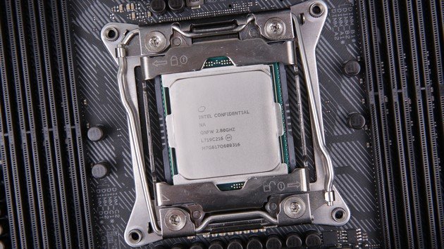 В сентябре Intel выпустит восьмиядерный CPU Coffee Lake, а чуть позже &mdash; 22-ядерный Skylake-X
