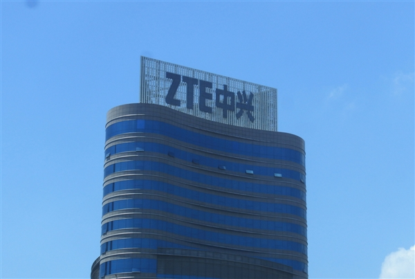 ZTE сегодня возобновляет работу в США на жестких условиях