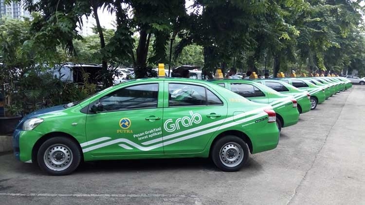 Toyota инвестирует   млрд в сервис заказа такси Grab из Юго-Восточной Азии