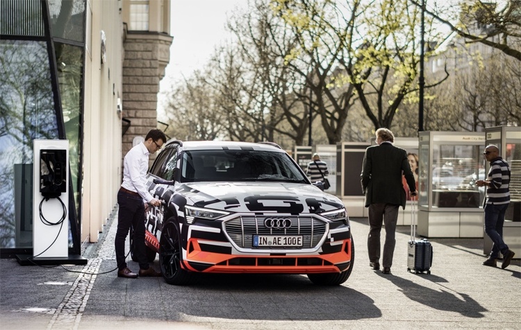 Audi интегрирует электромобили с домашней энергосистемой Audi интегрирует электромобили с домашней энергосистемой