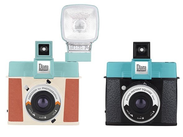 Камера моментальной фотографии Lomography Diana Instant Square оснащена сменным объективом