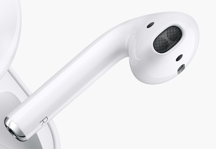 Bloomberg: Apple готовит новую гарнитуру AirPods и наушники накладного типа