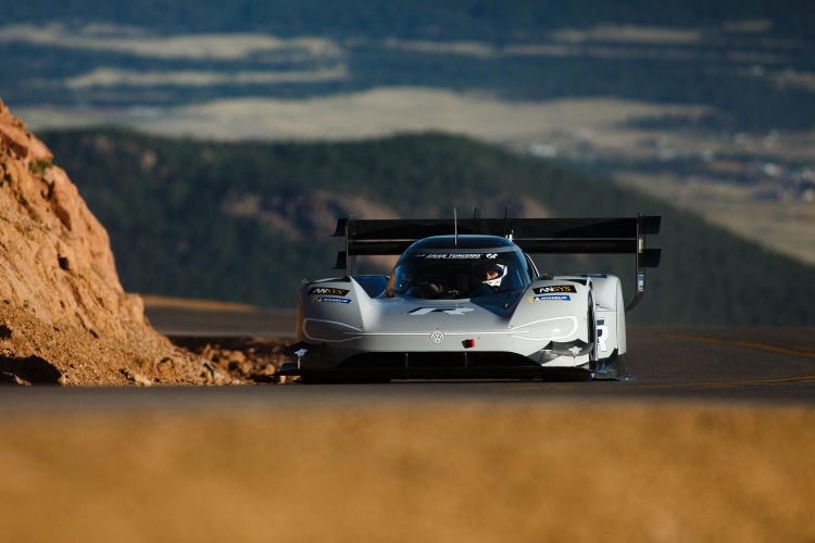 Электромобиль Volkswagen I.D. R Pikes Peak установил рекорд горной трассы Пайкс-Пик