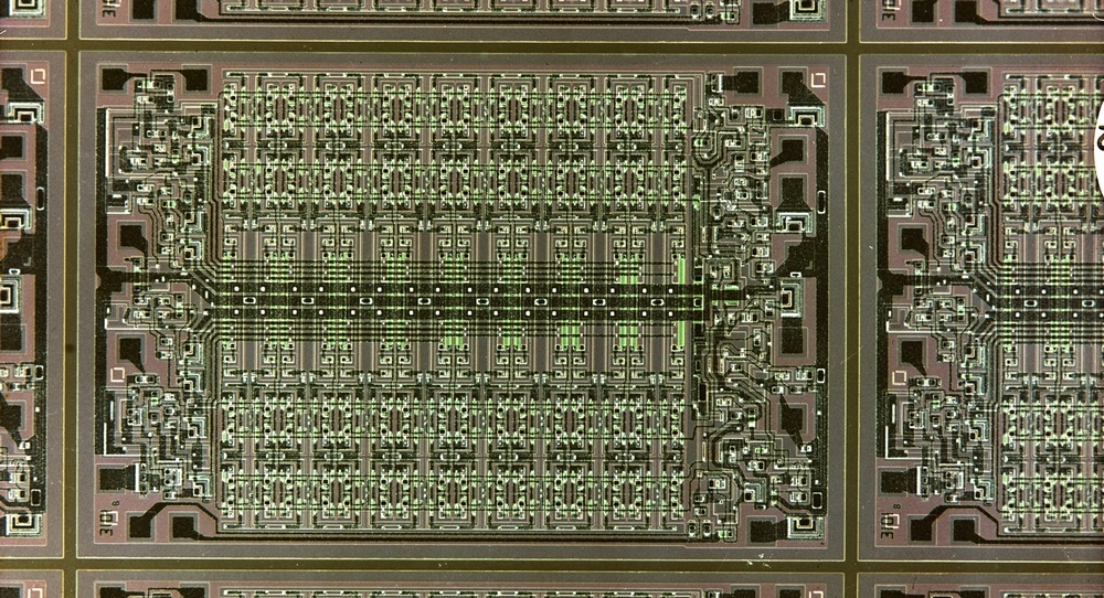 Страницы истории Intel. Первый чип, Intel 3101 - 2