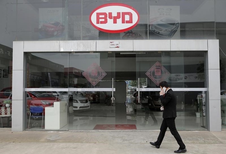BYD строит крупнейший в мире завод по выпуску автомобильных батарей BYD строит крупнейший в мире завод по выпуску автомобильных батарей