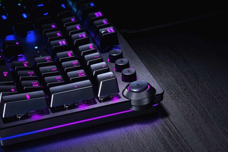 Игровые клавиатуры Razer Huntsman обеспечивают мгновенный отклик