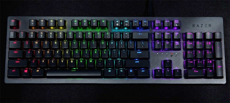 Игровые клавиатуры Razer Huntsman обеспечивают мгновенный отклик