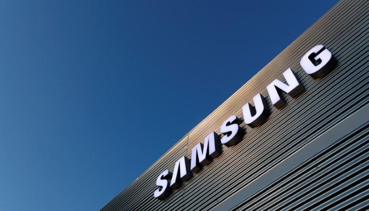 Samsung готовится к производству дисплеев для гибких смартфонов