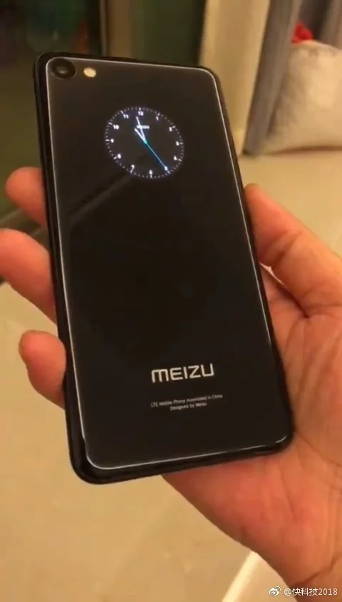 Появились фотографии смартфона Meizu с круглым дополнительным дисплеем - 1 Появились фотографии смартфона Meizu с круглым дополнительным дисплеем