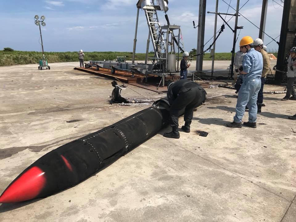 Японская частная ракета MOMO-2 взорвалась на стартовой площадке - 2 Японская частная ракета MOMO-2 взорвалась на стартовой площадке - 2