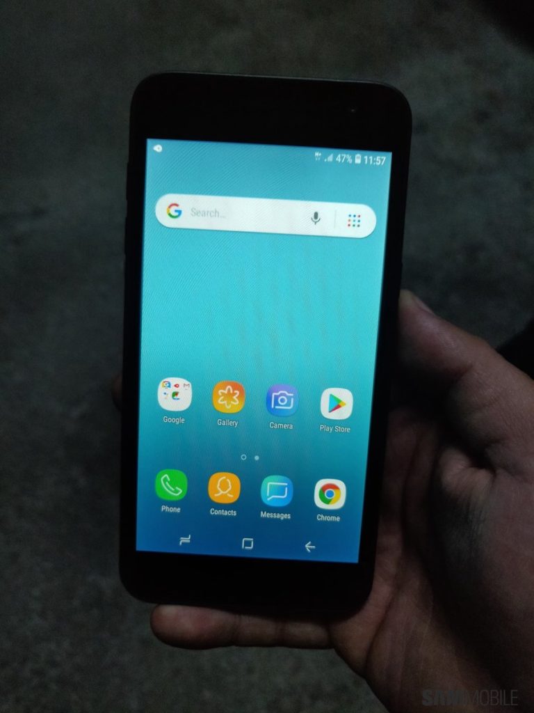 Первый смартфон Samsung с Android Go не получит «чистую» ОС Android