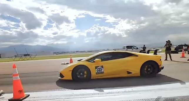 Lamborghini Huracan установил рекорд скорости на отрезке в полмили: видео